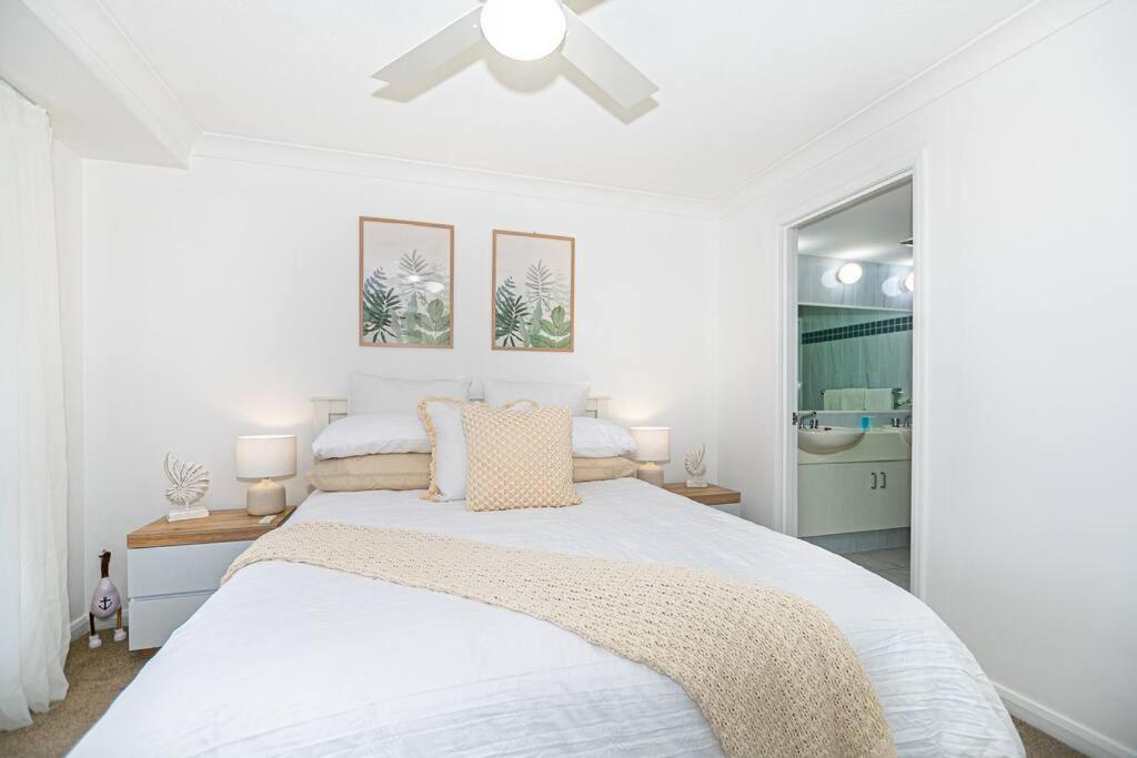Broadbeach Victoria Square Gold Coast Exterior foto