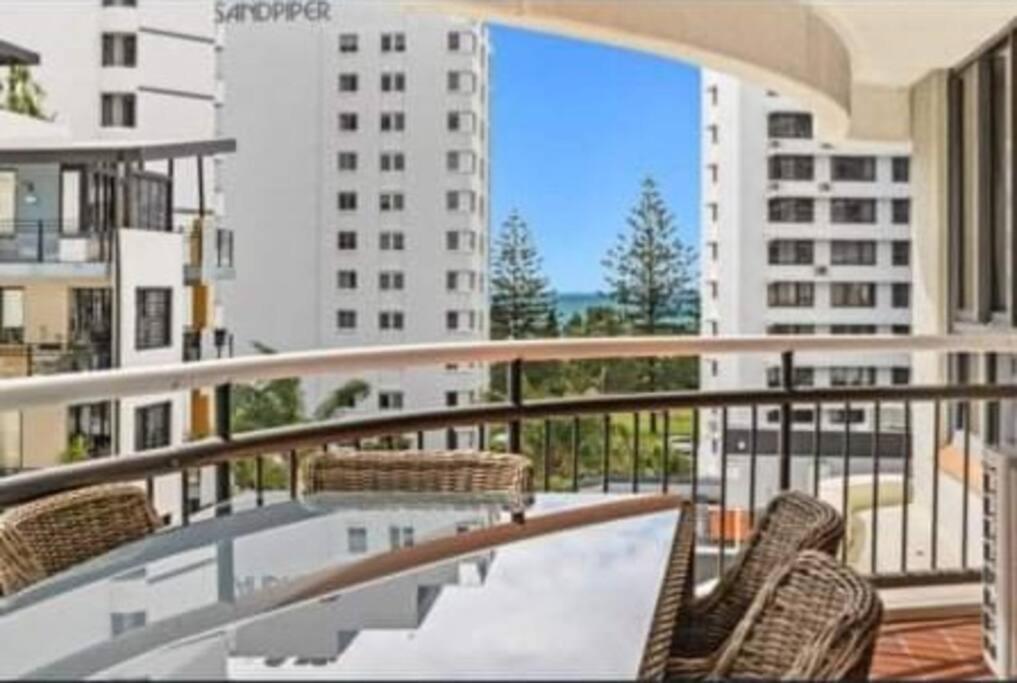 Broadbeach Victoria Square Gold Coast Exterior foto