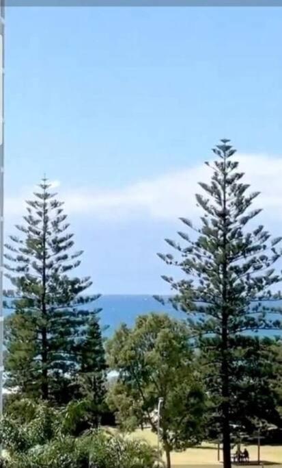 Broadbeach Victoria Square Gold Coast Exterior foto