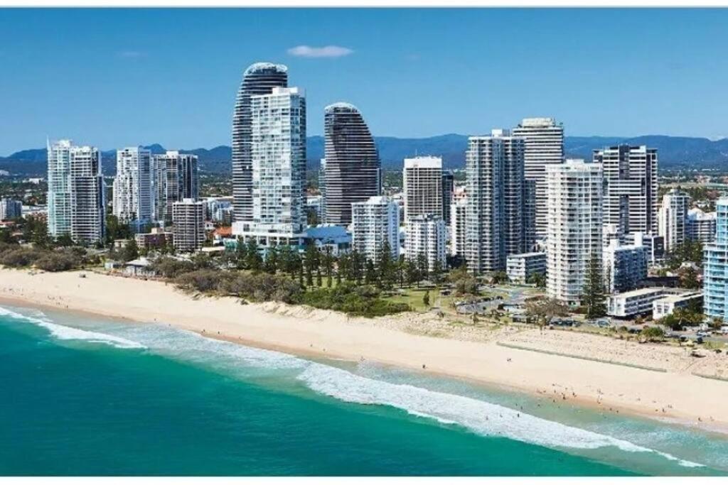 Broadbeach Victoria Square Gold Coast Exterior foto